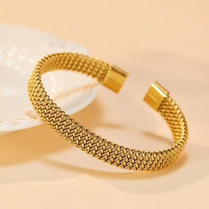 APYRANKĖ SU AUSTU RAŠTU